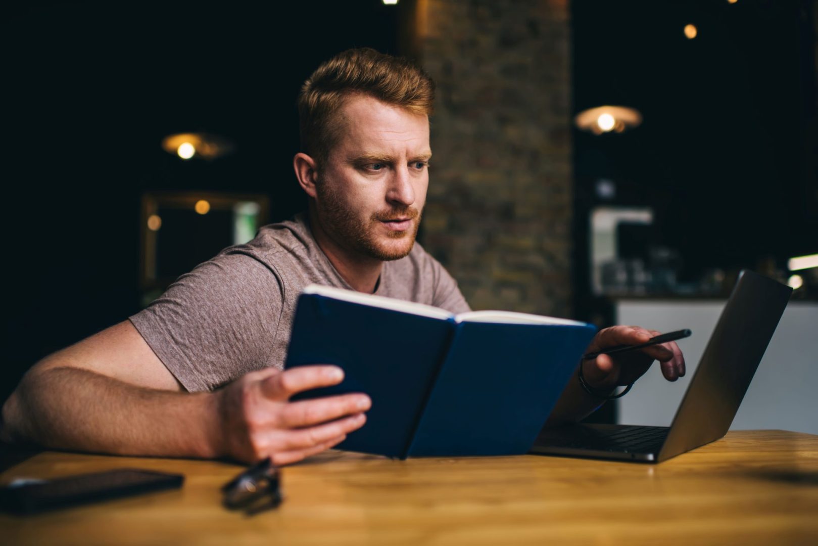 Illustration de 5 conseils pour choisir son rédacteur web